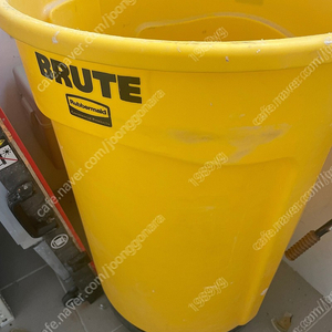 BRUTE 통 120L, 바퀴 팝니다.