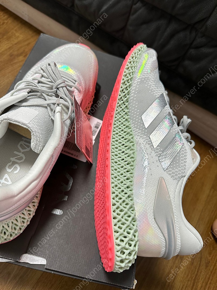 아디다스 4d run 런닝화 275 새상품 팝니다--3