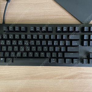 레이저 헌츠맨 v2 tkl 리니어 팝니다