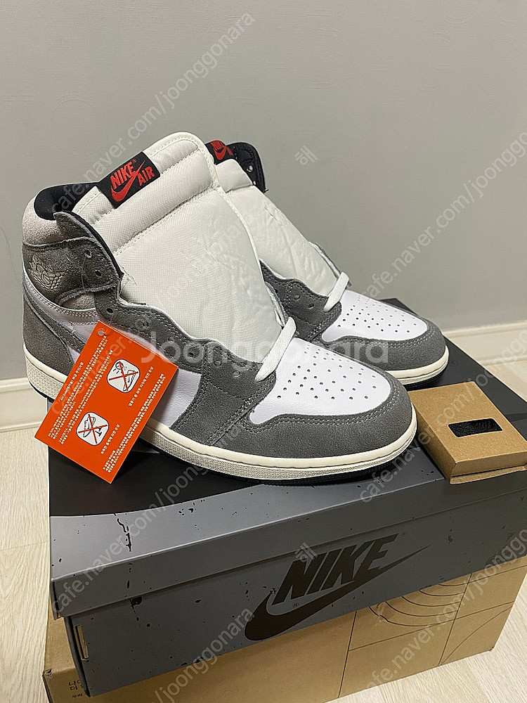 [275]나이키 조던1 하이 레트로 OG 블랙엔스모크그레이 새상품--0