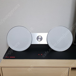 B&O 뱅앤올룹슨 베오플레이 a8 판매합니다.