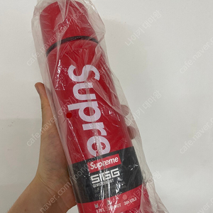 슈프림 SIGG Vacuum Insulated 0.75L Bottle Red 판매합니다!