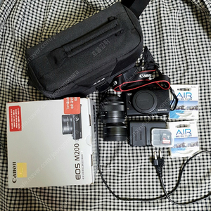 캐논 EOS-M200 미러리스 카메라 더블렌즈 KIT [블랙] [본체 + 15-46mm + 22mm IS STM]