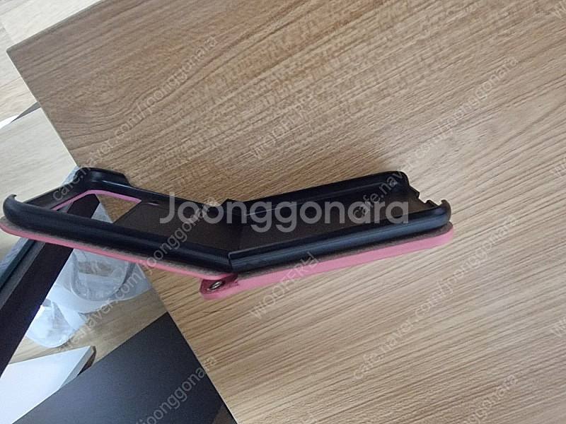갤럭시 Z플립3 가죽 케이스 팝니다--1