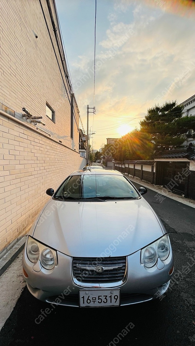국내에 단 한 대 뿐인 크라이슬러 300M 이미지