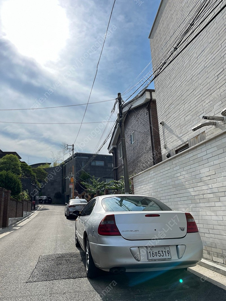 국내에 단 한 대 뿐인 크라이슬러 300M 이미지