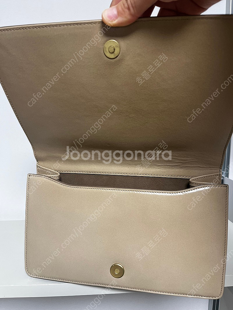 투티에 포멜백 포셀린 색상 판매합니다--3