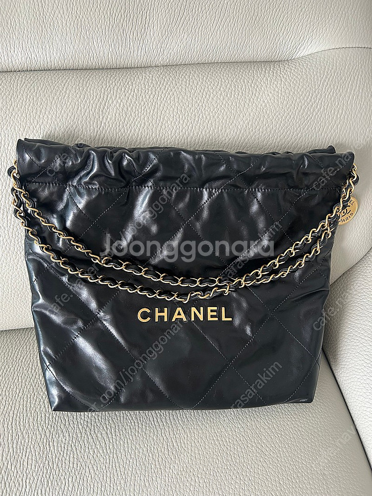 샤넬 22백 블랙 유광 새상품--0