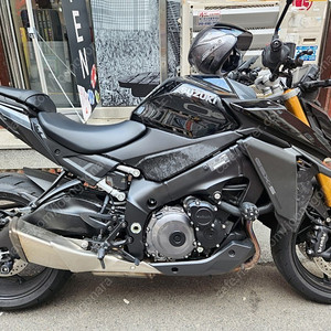 스즈끼 gsx-s1000 23년식 신차급 판매합니다