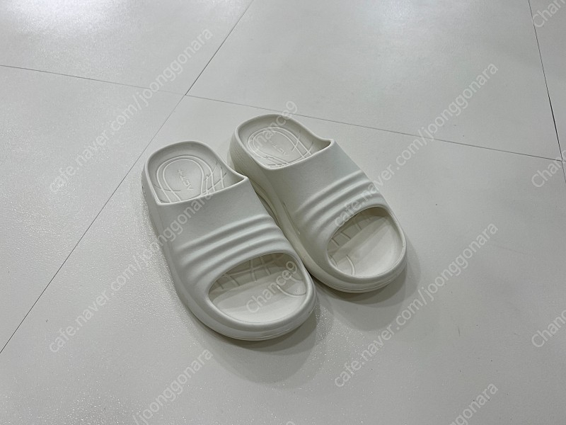 230 액트 플러스 슬리퍼 크림 화이트--1