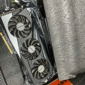 그래픽카드 3060TI, 3070, 메인보드+CPU(애즈락 6WAY B450 4K), 탑파워 가디언 900W 팝니다.