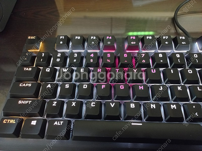 커세어 k60 lp 게이밍 키보드 팝니다.--4