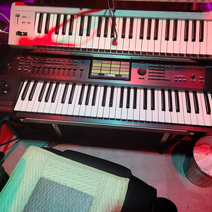 Korg Kronos x 61건반