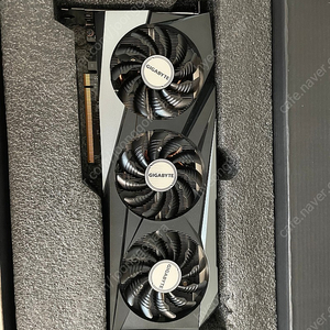 기가바이트 RX 6600XT 거의새것