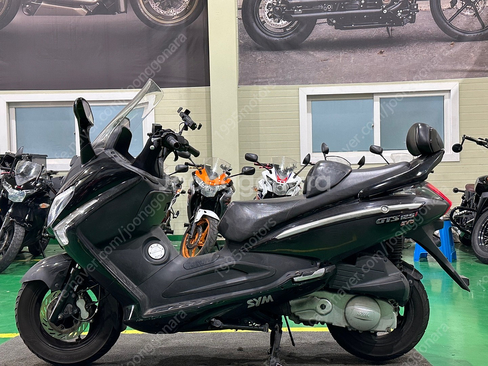[판매] SYM 보이져125 2019년형 FI인젝션 짧은키로수 완벽상태 판매합니다.--1