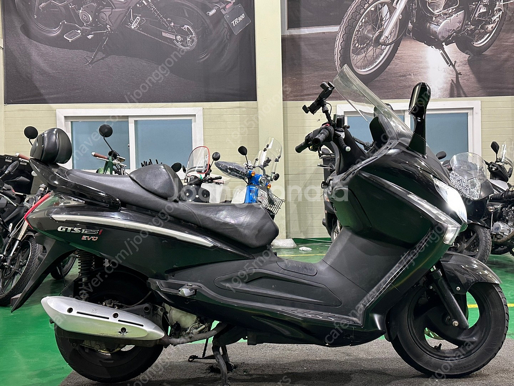 [판매] SYM 보이져125 2019년형 FI인젝션 짧은키로수 완벽상태 판매합니다.--4