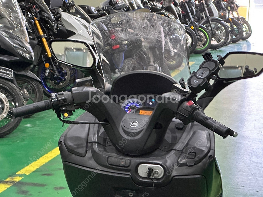 [판매] SYM 보이져125 2019년형 FI인젝션 짧은키로수 완벽상태 판매합니다.--9