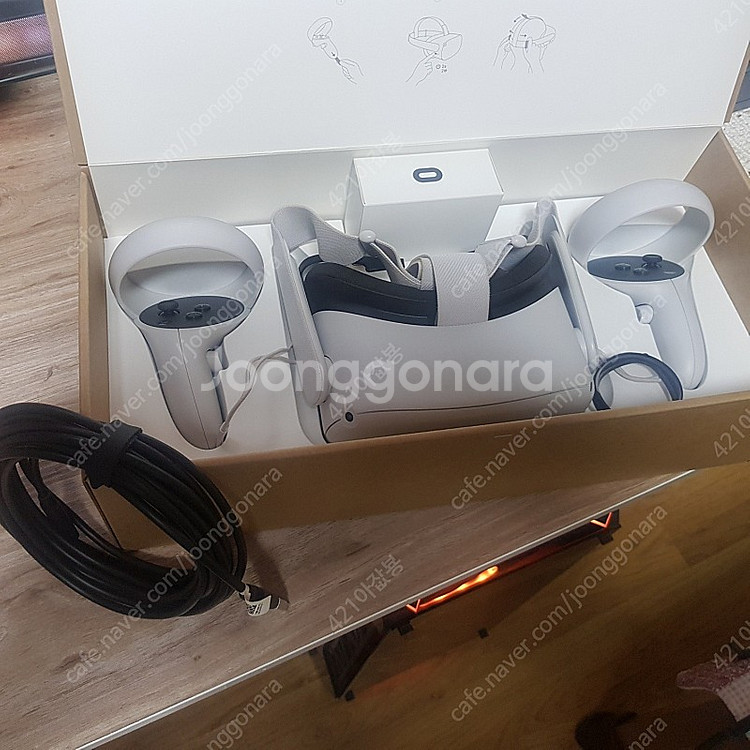 오큘러스 퀘스트2 256G 판매합니다.--1