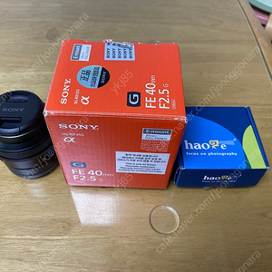 소니 FE 40 F2.5 G렌즈 판매합니다. (하오겔 렌즈 후드 포함)