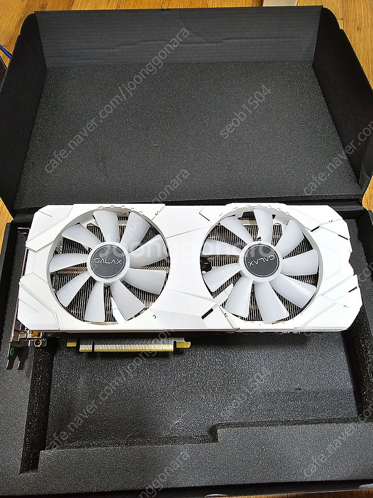 갤럭시 RTX 2070 Super 화이트--1