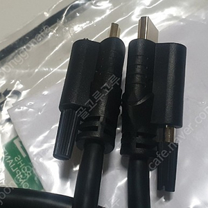 미사용)HDMI 1.4 Screw Lock 2미터/양쪽Screw Lock Type/EMI 동박 몰딩 제작/9개 보유/12,000원(택포)