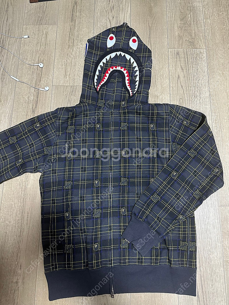 베이프x언더핏 샤크 후드--0