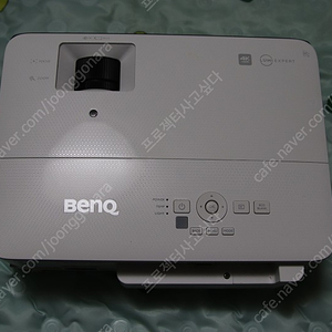 벤큐 4K 게이밍 빔프로젝터 TK700STi 팝니다. 안드로이드TV 포함.