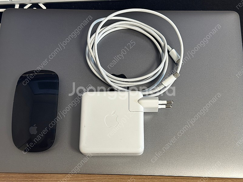 맥북프로18 터치바 15인치(i7/256GB/16--4