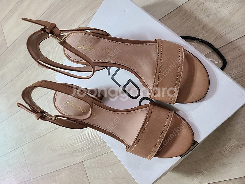 (새제품) 알도 ALDO 스트랩 샌들 앵클스트랩 샌들 US6 230--4