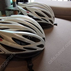 OGK 모스트로 자전거 헬멧 2개 (S/M과 L)