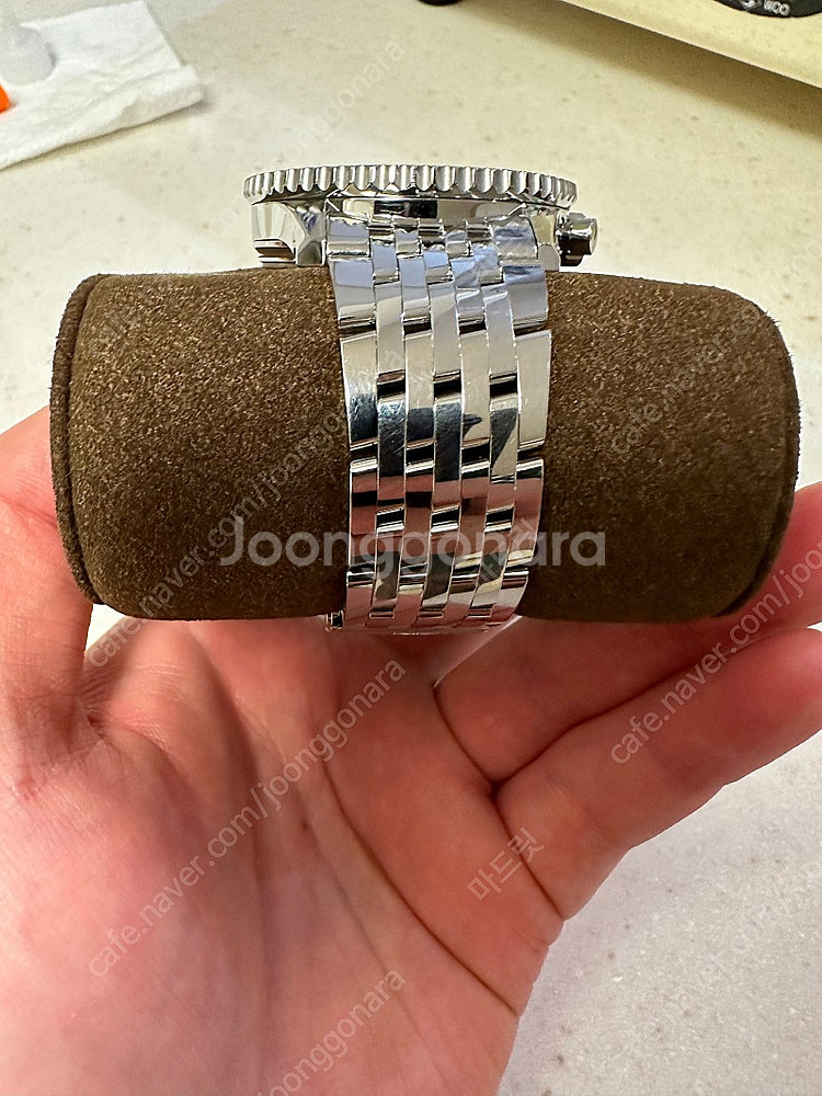 브라이틀링 네비타이머 황금날개 43mm 국내부띡--2