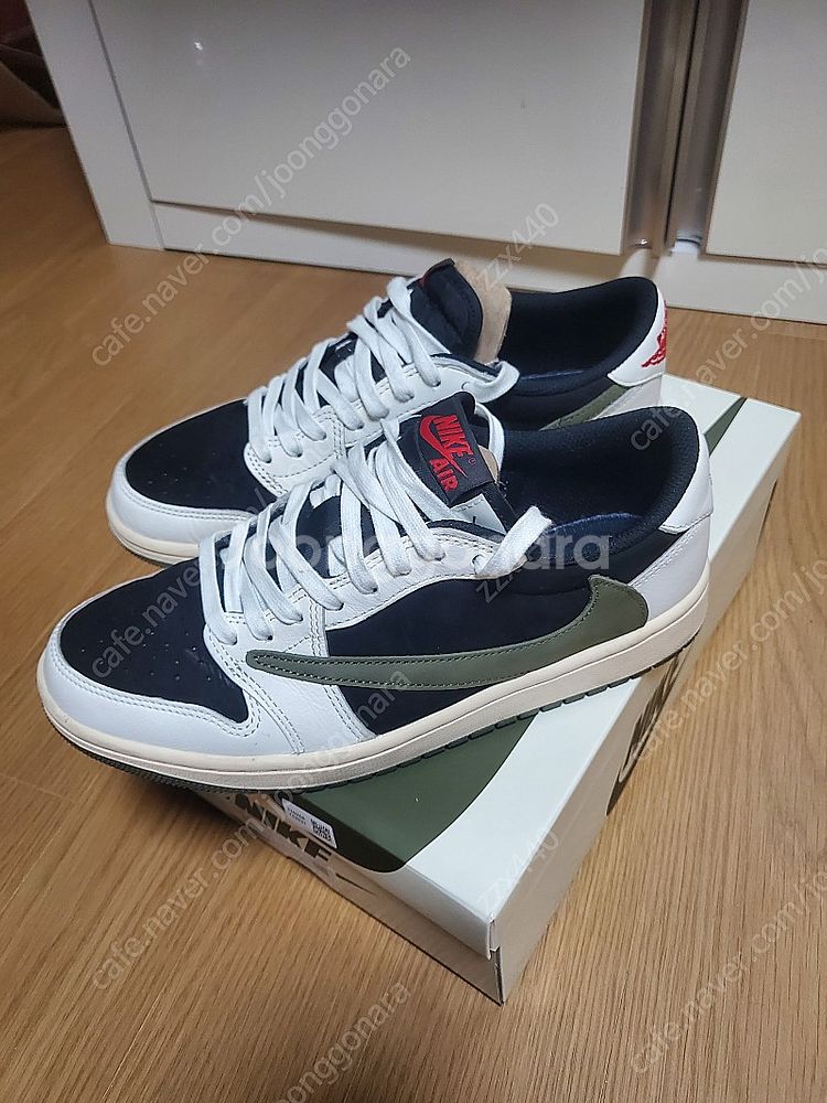 조던1 트레비스 스캇올리브 255 극미중고--1