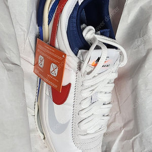 나이키 사카이 코르테즈 (Nike x Sacai Zoom Cortez SP White and University Red 265)