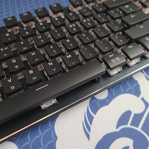 ROCCAT VULCAN TKL (B) 팝니다.