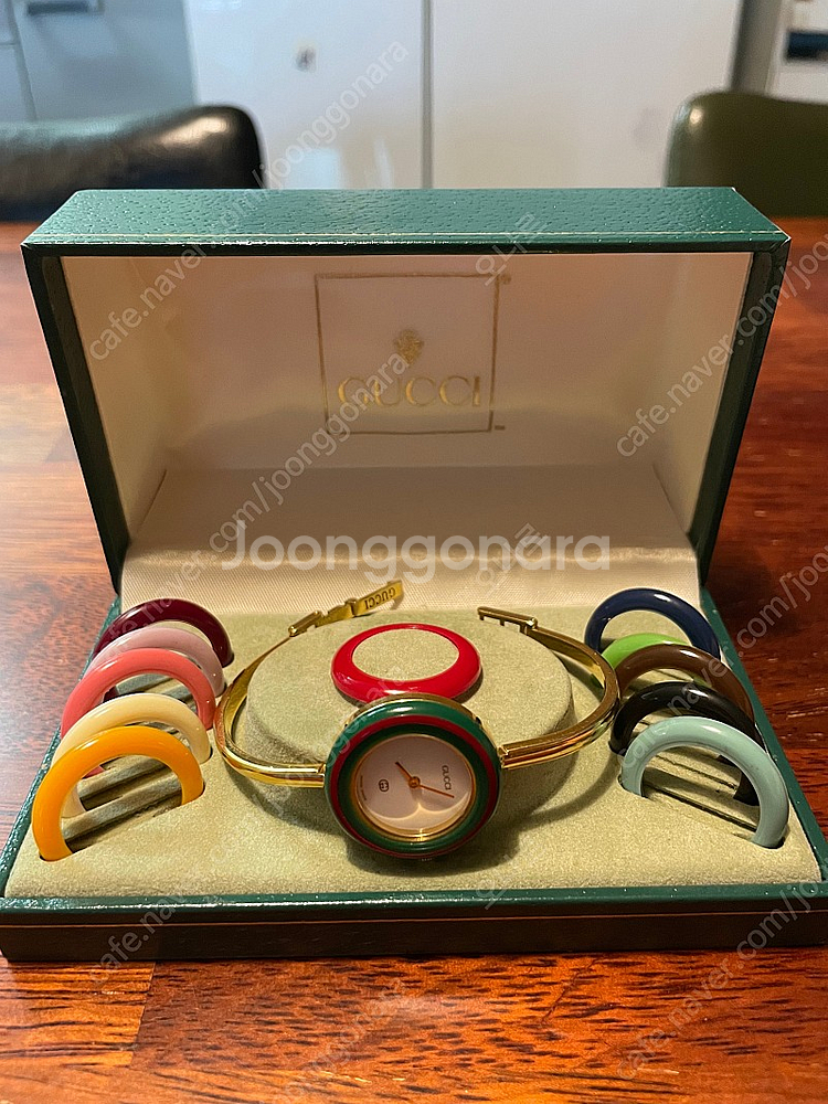 구찌 금장 베젤링시계--0