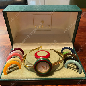 구찌 금장 베젤링시계