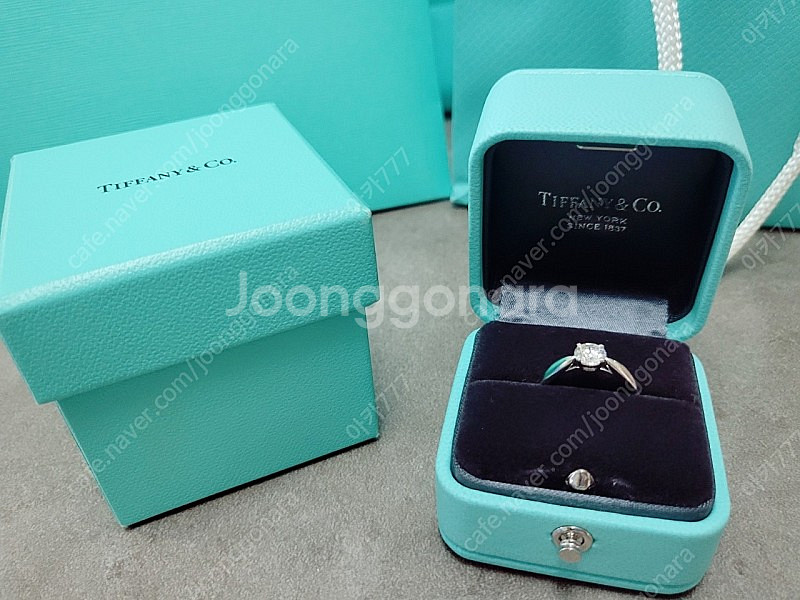 티파니 다이아 5부 웨딩링(0.56캐럿)--2
