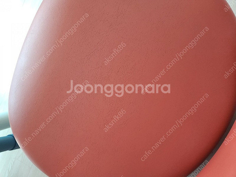 일룸 그로잉땅콩책상+윙키즈의자2개--5