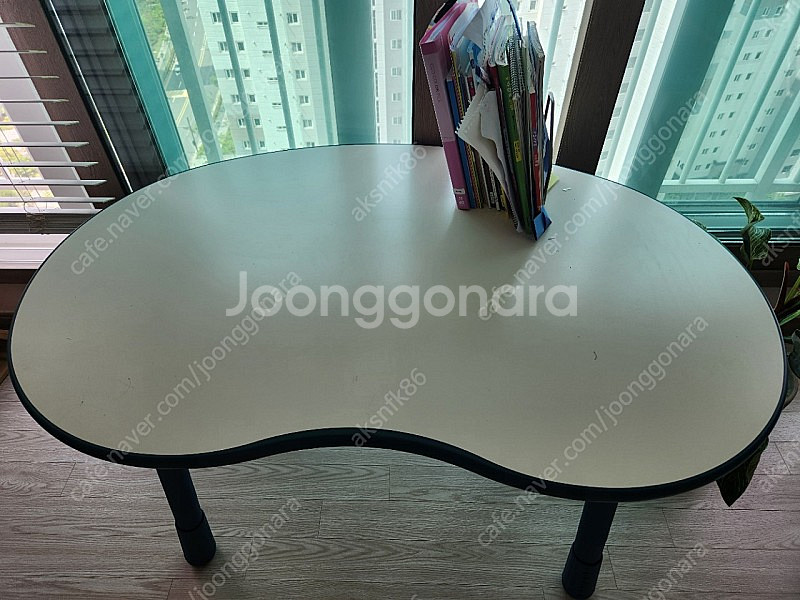 일룸 그로잉땅콩책상+윙키즈의자2개--6