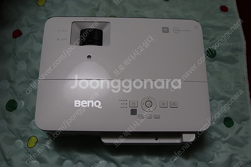 벤큐 4K 게이밍 빔프로젝터 TK700STi 팝니다. 안드로이드TV 포함.--1