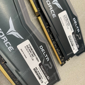 팀그룹 DDR4 8GB X2 하자없고 작동잘되는 컴퓨터 부품 RAM 램