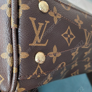 LV S LOCK SLING BAG M80582 in 2023