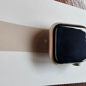 Apple Watch SE 2세대 Bluetooth 스타라이트 색상 판매합니다.