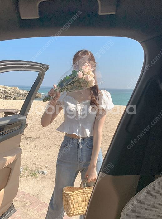 렌느 린넨하트넥블라우스 새상품 정가 41000--4