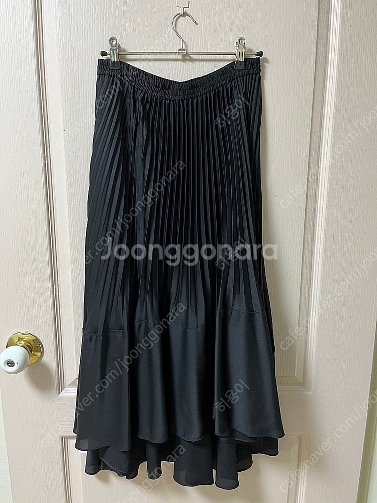 클럽모나코 플리츠드 플로운스 스커트 블랙 S 사이즈--0