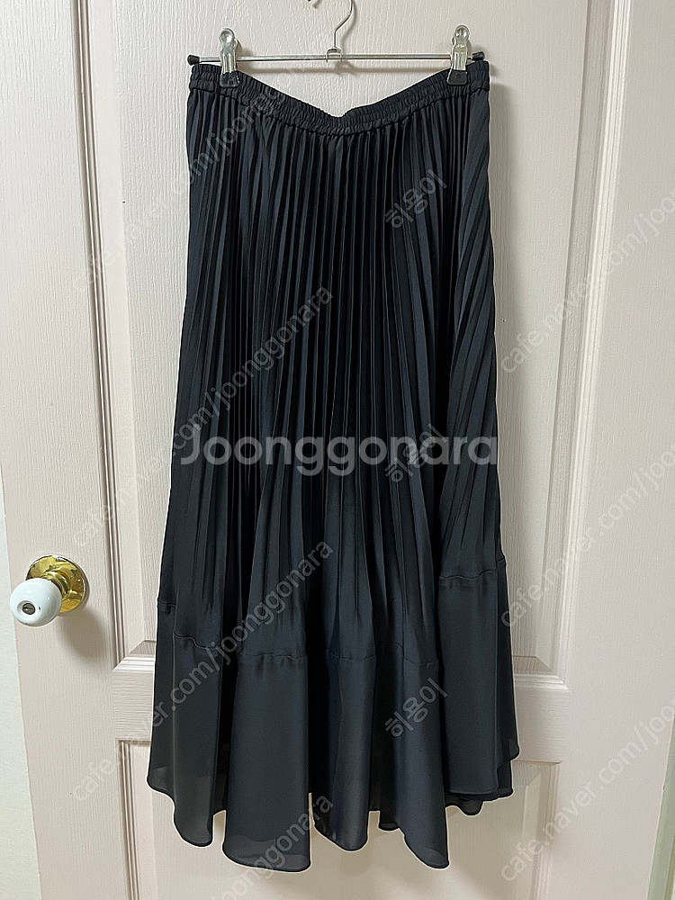 클럽모나코 플리츠드 플로운스 스커트 블랙 S 사이즈--3