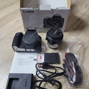 캐논 200D II (화이트) KIT와 50mm 렌즈 판매합니다.