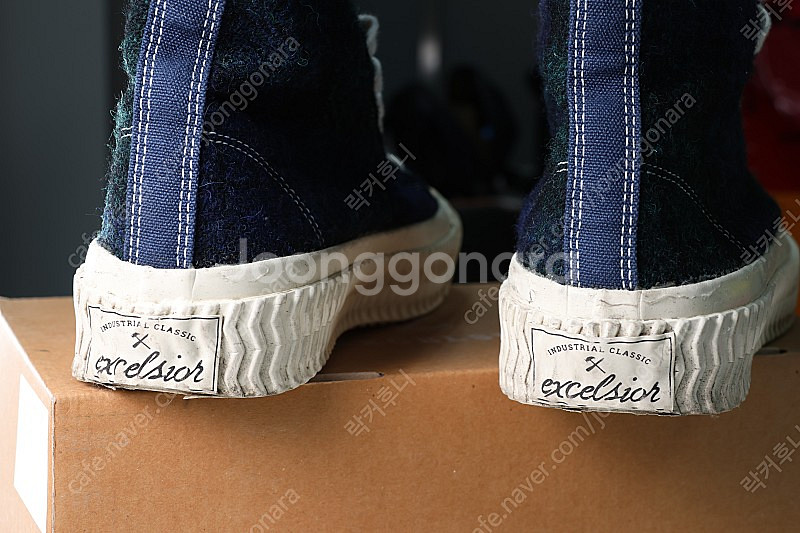 엑셀시오르 볼트 스니커즈 (ft.해리스 트위드)--3