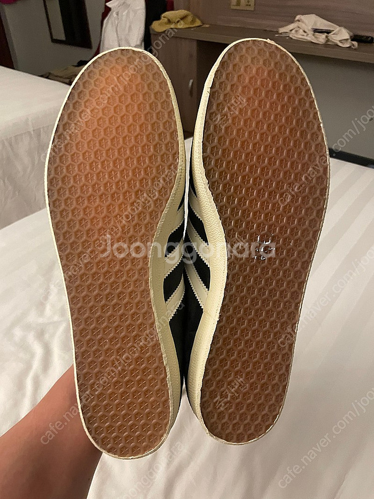 [급처]아디다스 가젤 카본 오프화이트 305-310--5