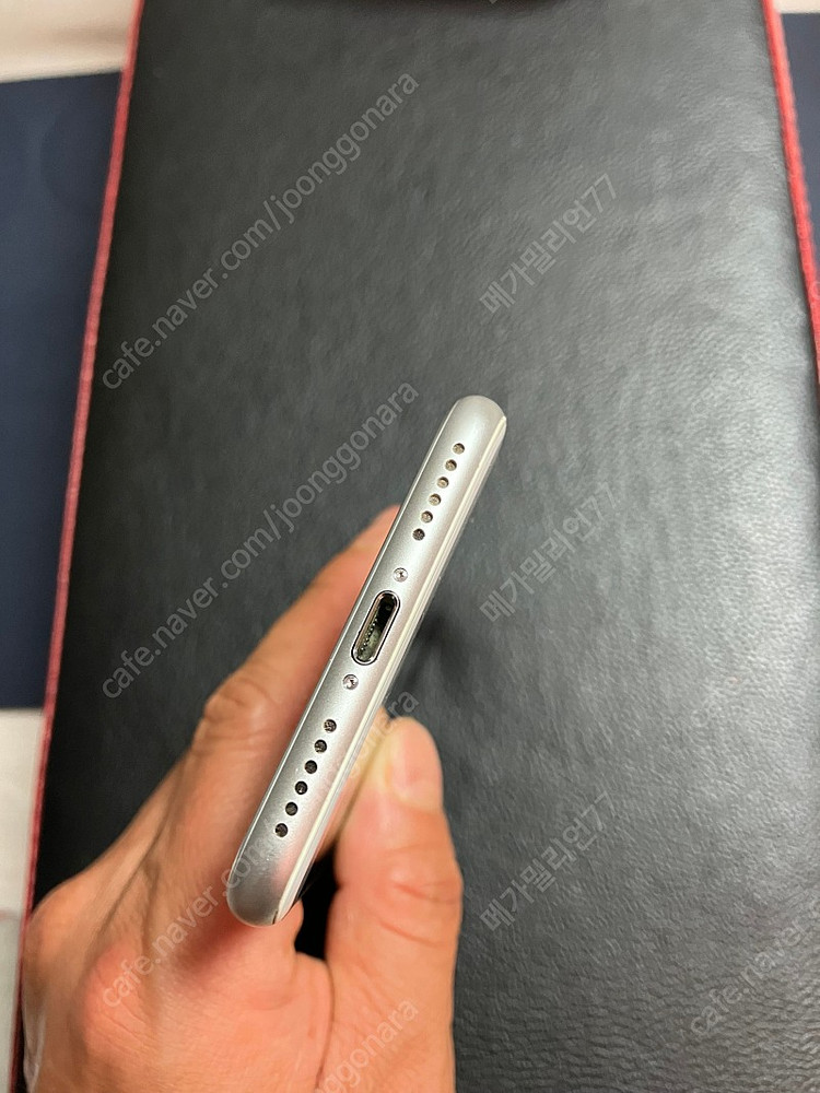 아이폰8 256 셔터무음 판매합니다.--3